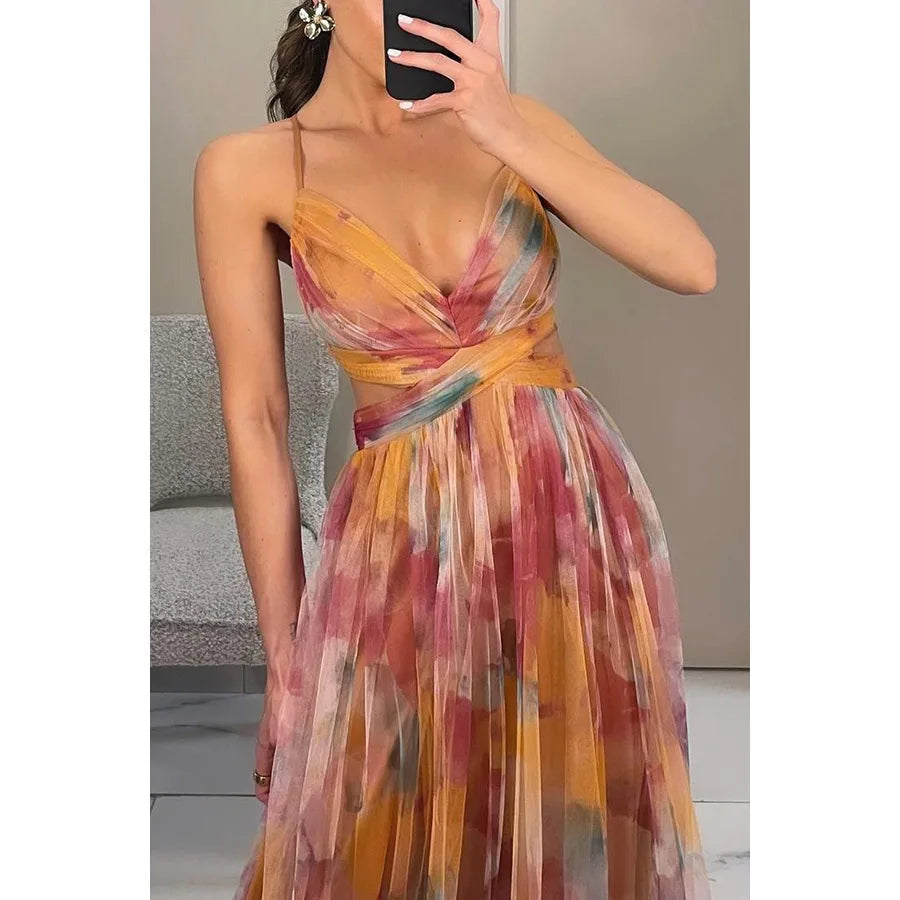 Bahar ve Yaz Şıklığı: File Desenli Askılı Elbise ile Tatil ve Partilerin Gözdesi Olun